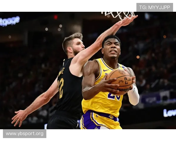 湖人退役传闻再度升温 社交平台留言引发热议与猜测 湖人退役传闻再度升温 社交平台留言引发热议与猜测