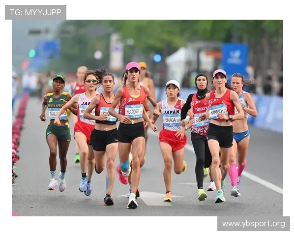 聚焦全程马拉松女子组选手奋力冲线壮观精彩瞬间全景纪实报道盛典