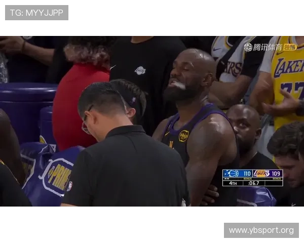 风云突变！帕威三分命中后詹姆斯底线球被断怀特再中三分完成逆转